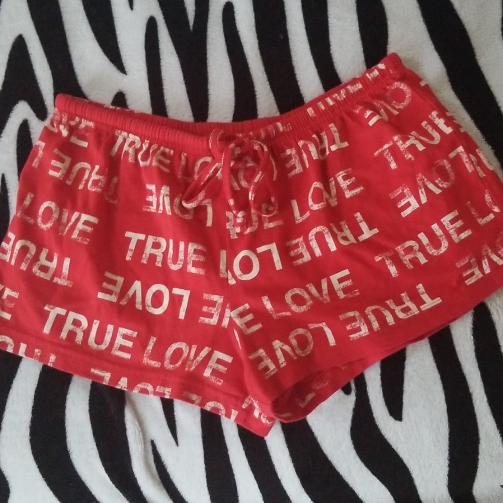 Old Navy TRUE LOVE Print shorts
